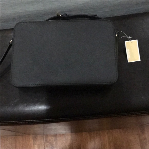 Michael Kors Studded Shoulder bag - Picture 7 of 8